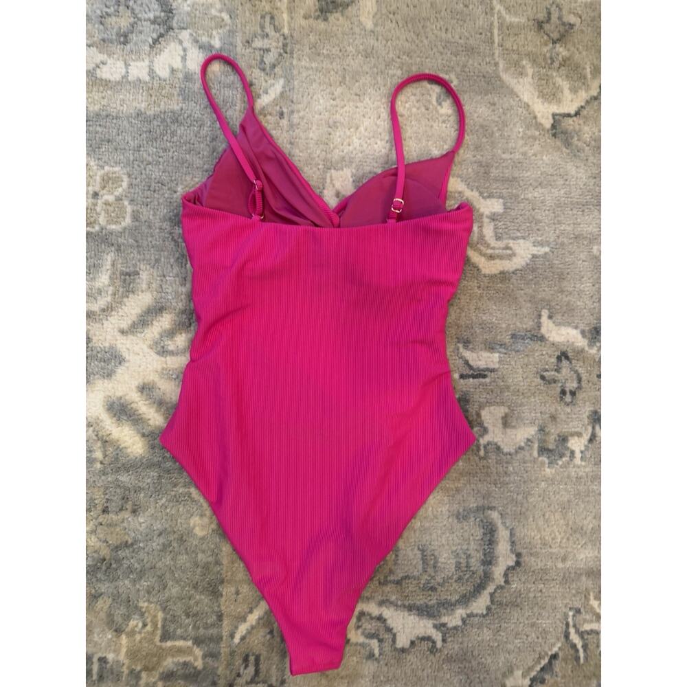 Beach Riot Annalisa Textured One-Piece Swimsuit Beach Riot Raspberry - Picture 6 of 16